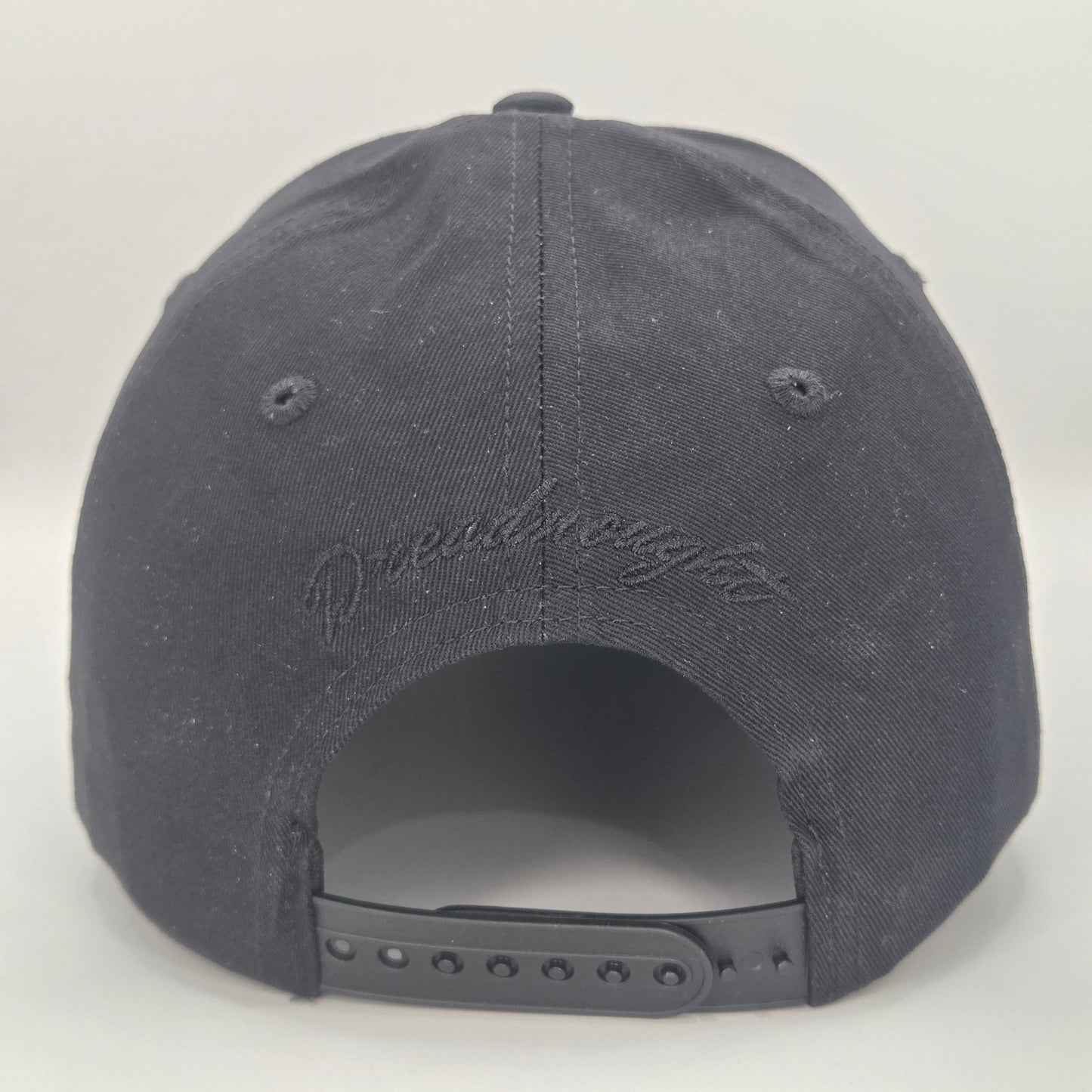 Dreadnought 6-Panel Snapback – Blacked out